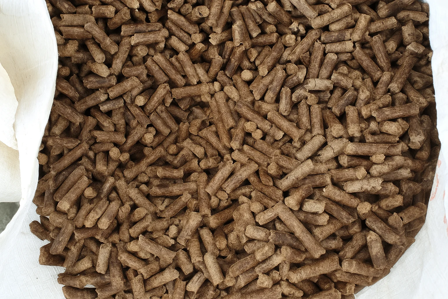 Wood pellet premium untuk industri dan pembangkit listrik